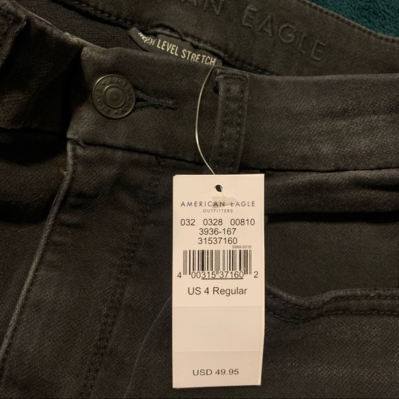 NWT American Eagle Distressed Jeans - Picture 3 of 3